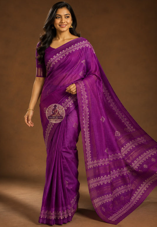 Side view of handwoven Ghicha Tussar Silk Saree showing graceful drape and golden wild silk fall, ideal for Navratri garba nights in Rajkot and wedding receptions in Raipur