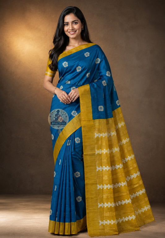 Side view of handwoven Ghicha Tussar Silk Saree showing effortless drape and balanced weight, breathable raw silk ideal for Holi celebrations in Mathura and Raksha Bandhan mornings in Nagpur
