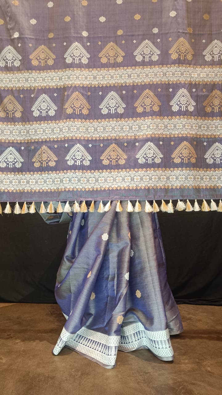 Buy Handloom Assam Silk Saree online – Close-up of Mulberry stitched border