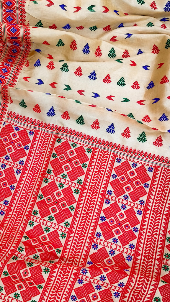 Handloom tussar silk saree – close-up of textured weave