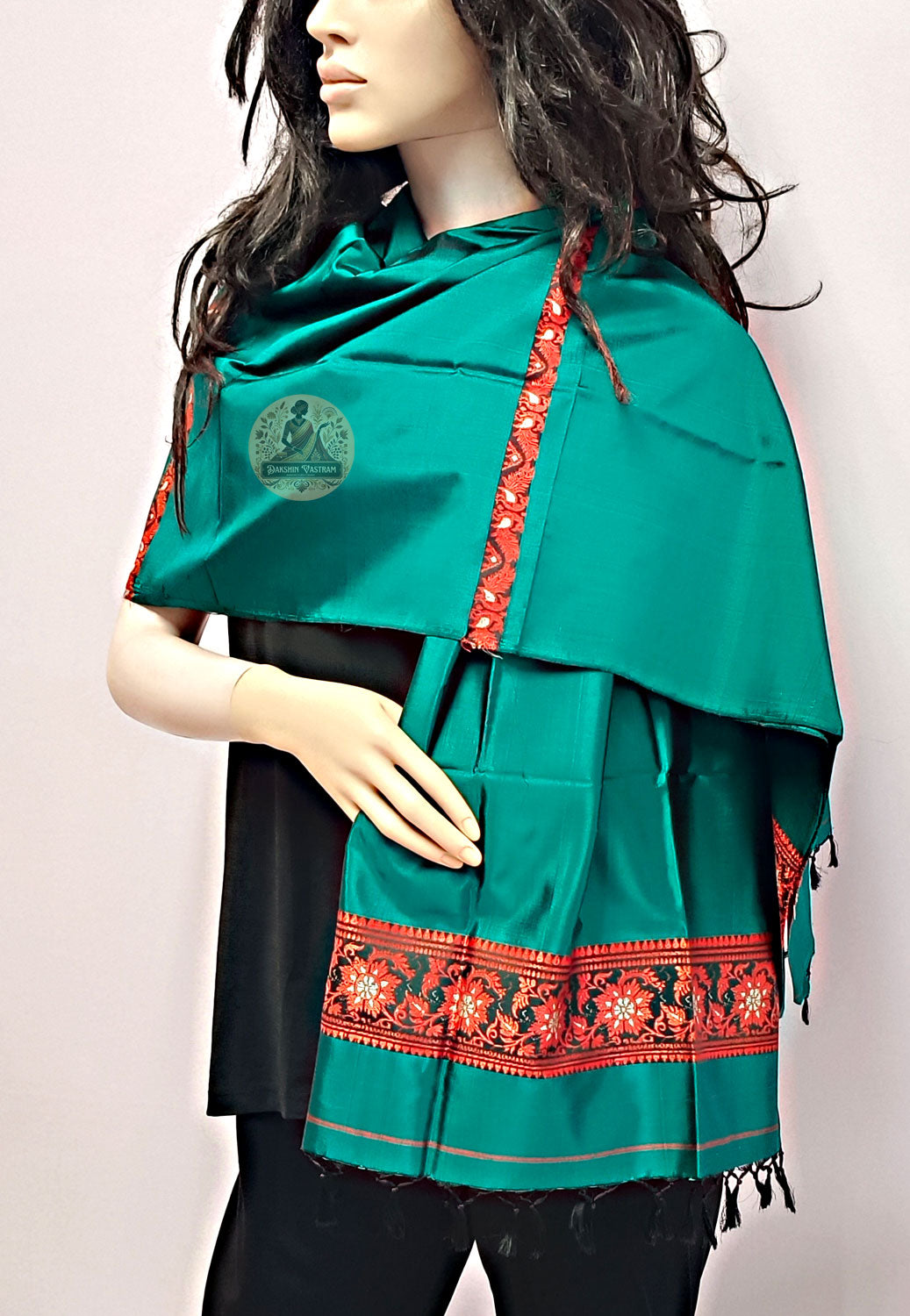 Buy handloom silk stole – Styled with festive ensemble