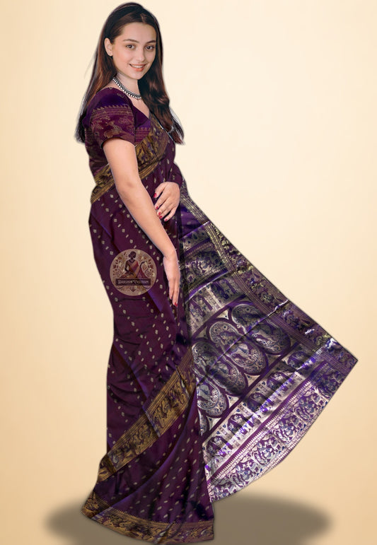 Handloom Swarnachari saree gold thread weave close-up — authentic Bengal craftsmanship