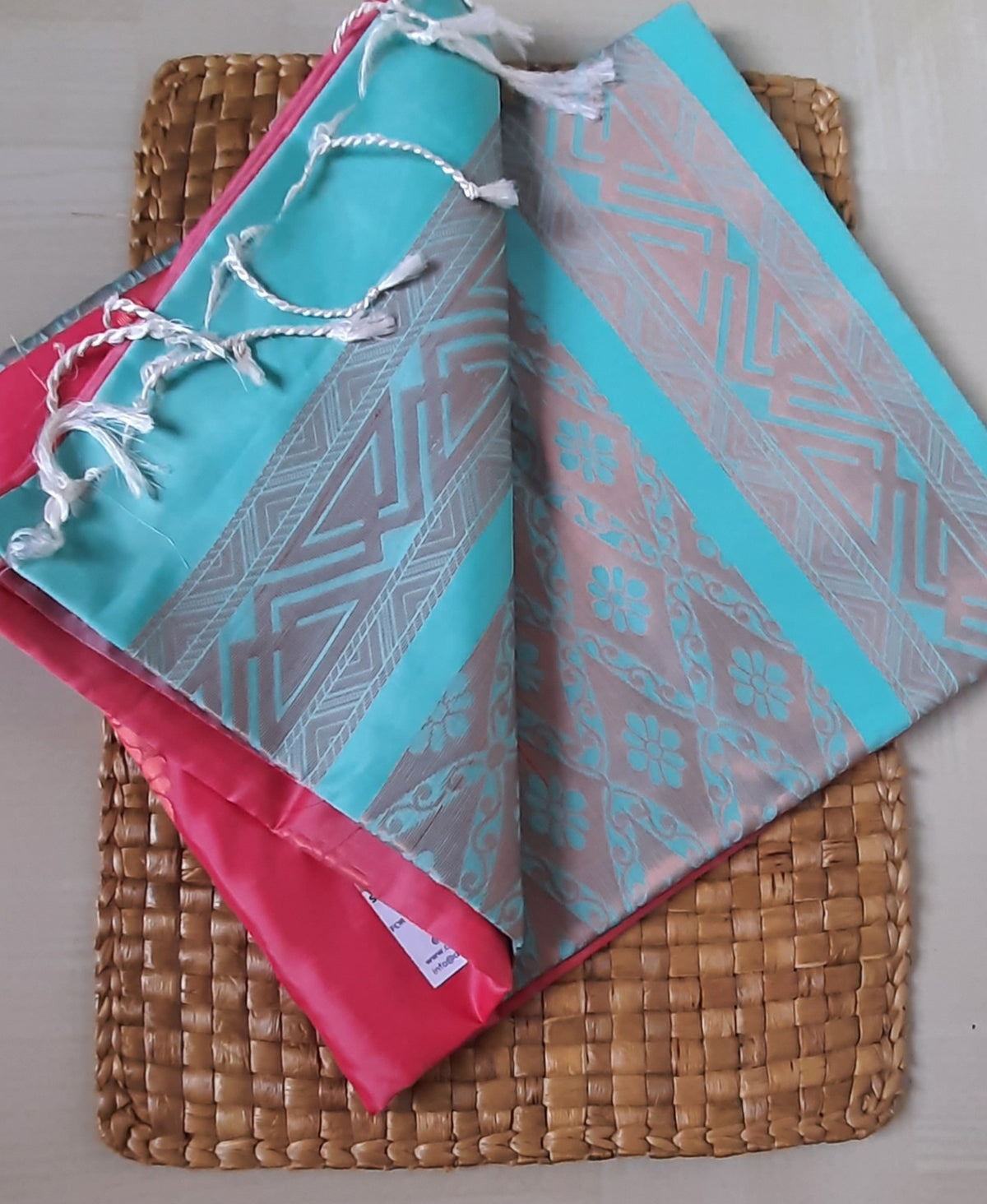 Buy South Indian Saree online – Soft Semi Silk Saree blouse
