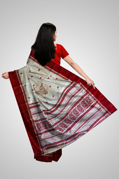 Rear view of Bishnupur Garad handwoven silk saree – elegant ivory back drape with traditional Bengal woven border, premium auspicious saree for Bengali weddings and Durga Puja