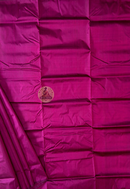 Bishnupur silk than saree flat lay on natural linen – sustainable Indian handloom delivered to Shrewsbury and Tunbridge Wells