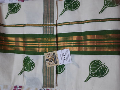 Side view of Kasavu Saree showcasing breathable cotton texture and traditional design