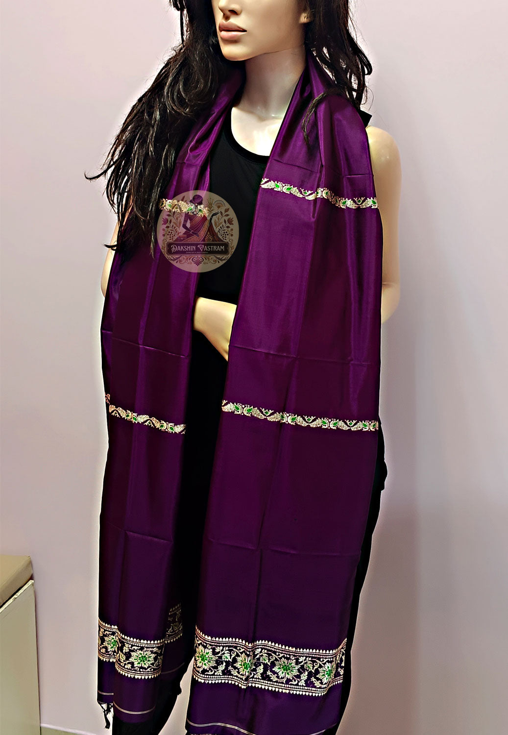 Order Handwoven Stole – Close-up of traditional fabric