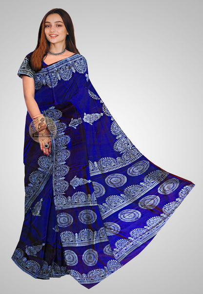 Buy Handwoven Silk Saree – Elegant front profile of traditional drape