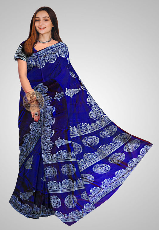 Buy Handwoven Silk Saree – Elegant front profile of traditional drape
