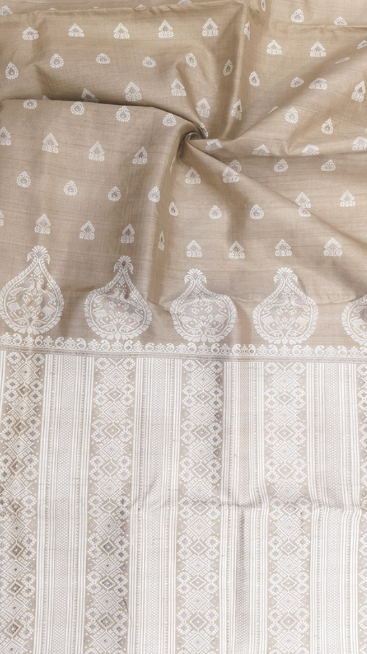 Shop Muga Silk Saree online – side drape showing rich silk texture