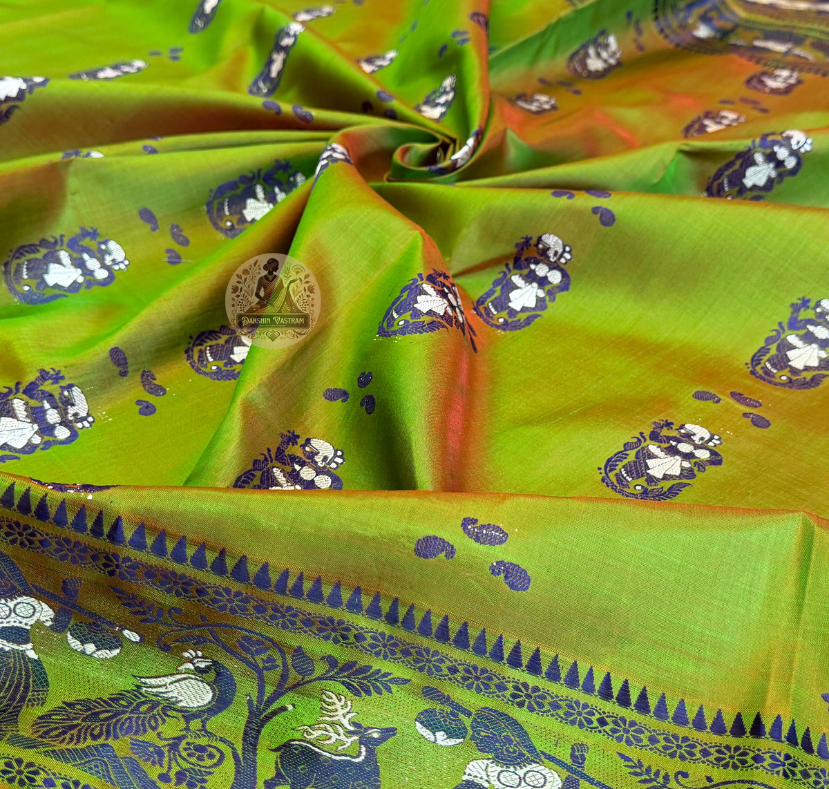 Buy Pure Silk Saree online – Flat lay of saree fabric & sheen
