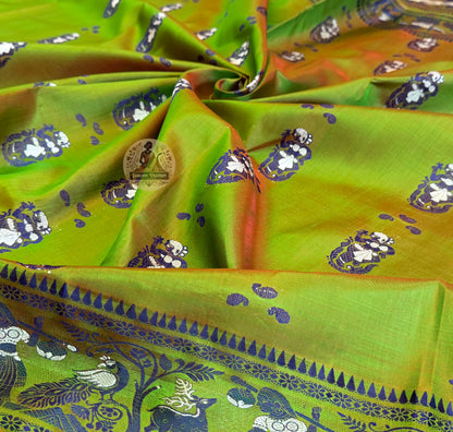 Buy Pure Silk Saree online – Flat lay of saree fabric & sheen