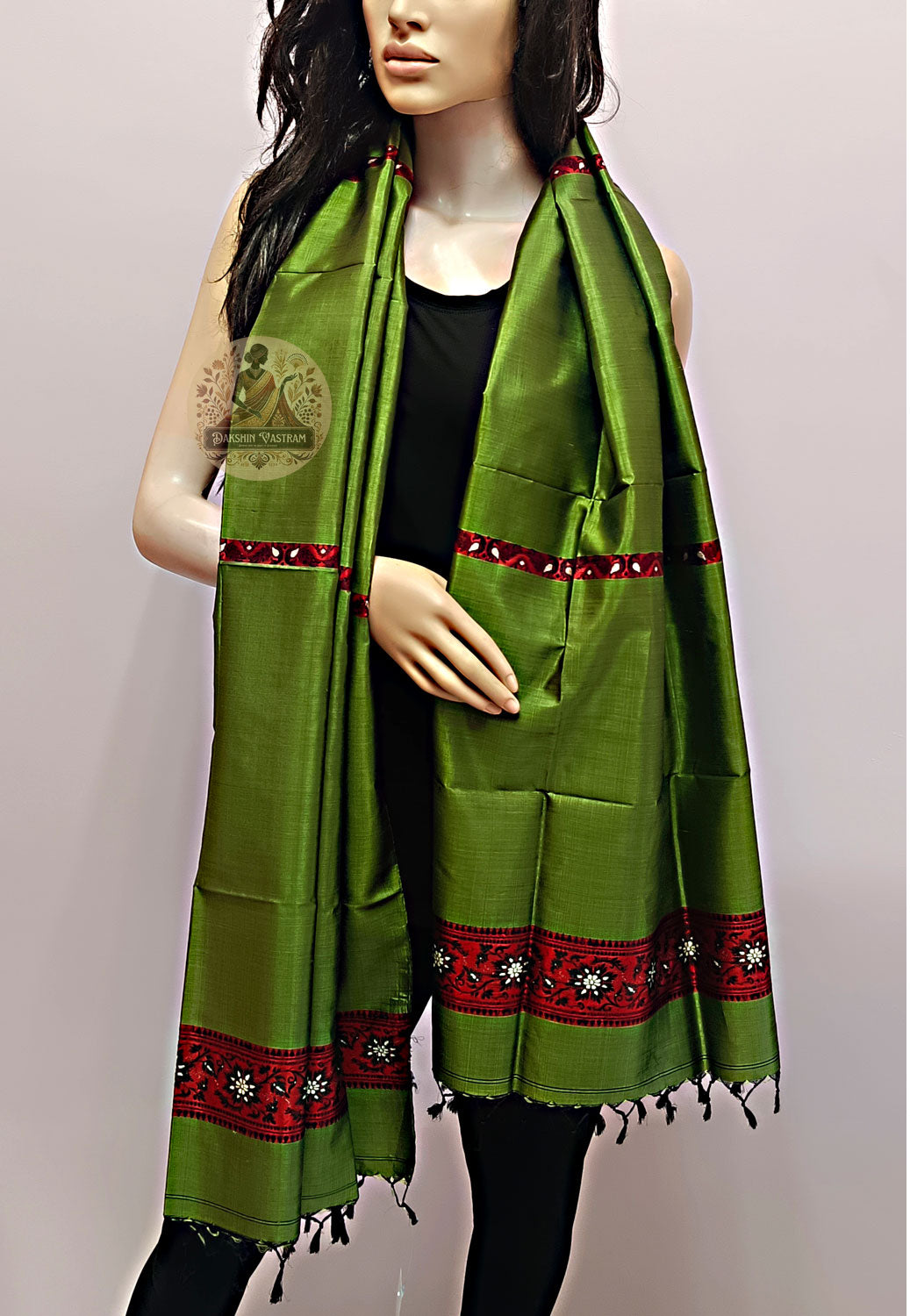 Order Luxury Pure Silk Wrap – Close-up of artisan weave