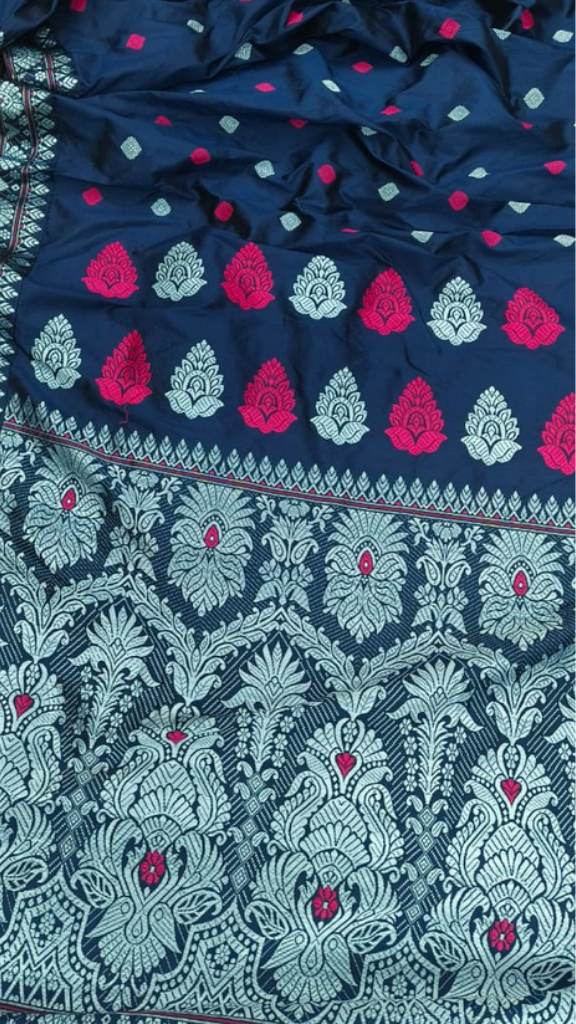 Shop silk saree online – saree styled with blouse piece