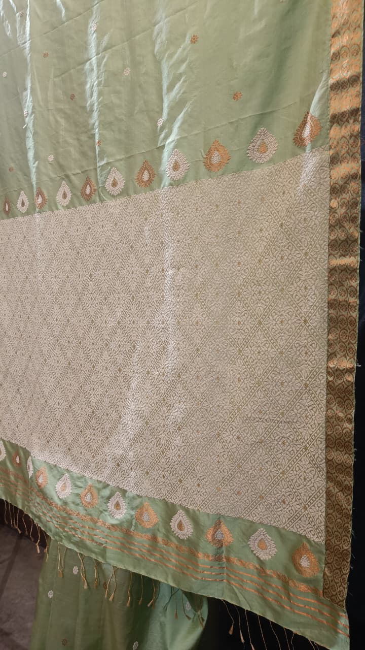 Shop Assam Silk Saree online – Side view showing Mulberry stitched border