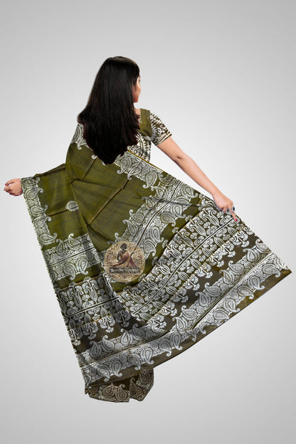 Buy Mulberry Bishnupur Pure Silk Saree – Rear angle with elegant drape