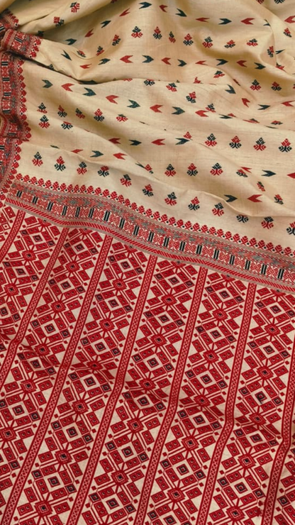 Buy Handloom Tussar Silk Saree – close-up of textured silk weave