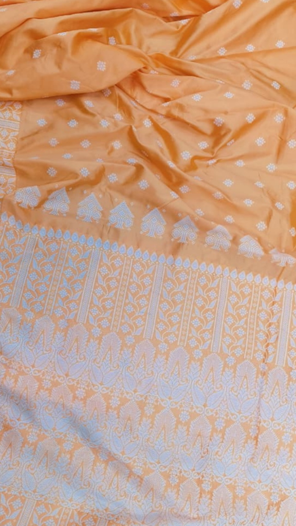 Buy Handloom Assam Silk Saree – close-up of Mulberry silk weave
