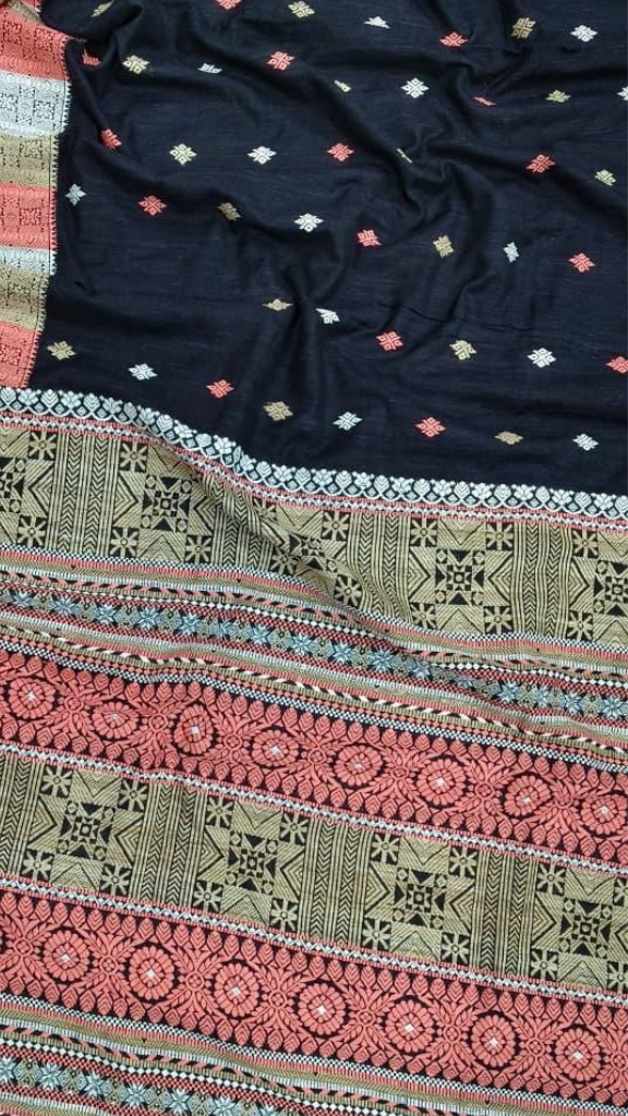 Eri Silk Saree from Dakshin Vastram elegantly gift-wrapped, handloom Assam saree for Diwali, weddings and special occasions