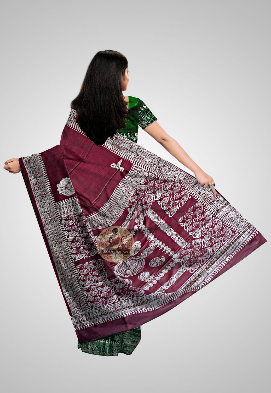 Discover Indian Silk Sarees – Back view showing traditional pallu