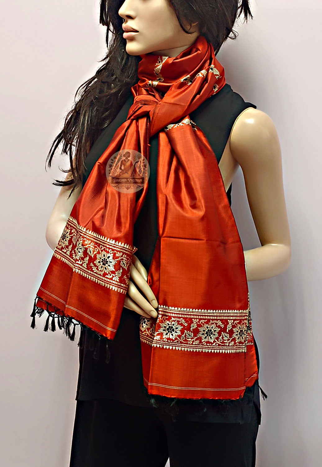 Shop Handloom Silk Stole – Side view of flowing silk accessory