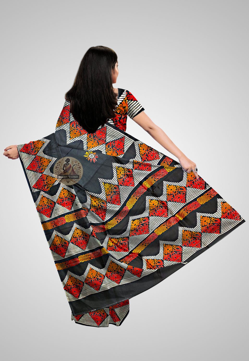 Explore Festive Silk Saree – Rear view with traditional pallu
