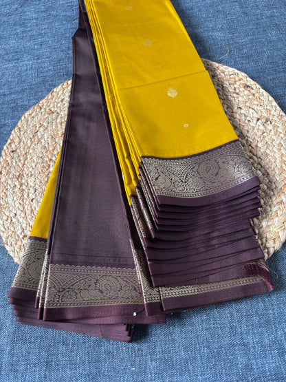 Close-up of gold zari border on Semi Kanjivaram silk saree – authentic Indian handloom UK