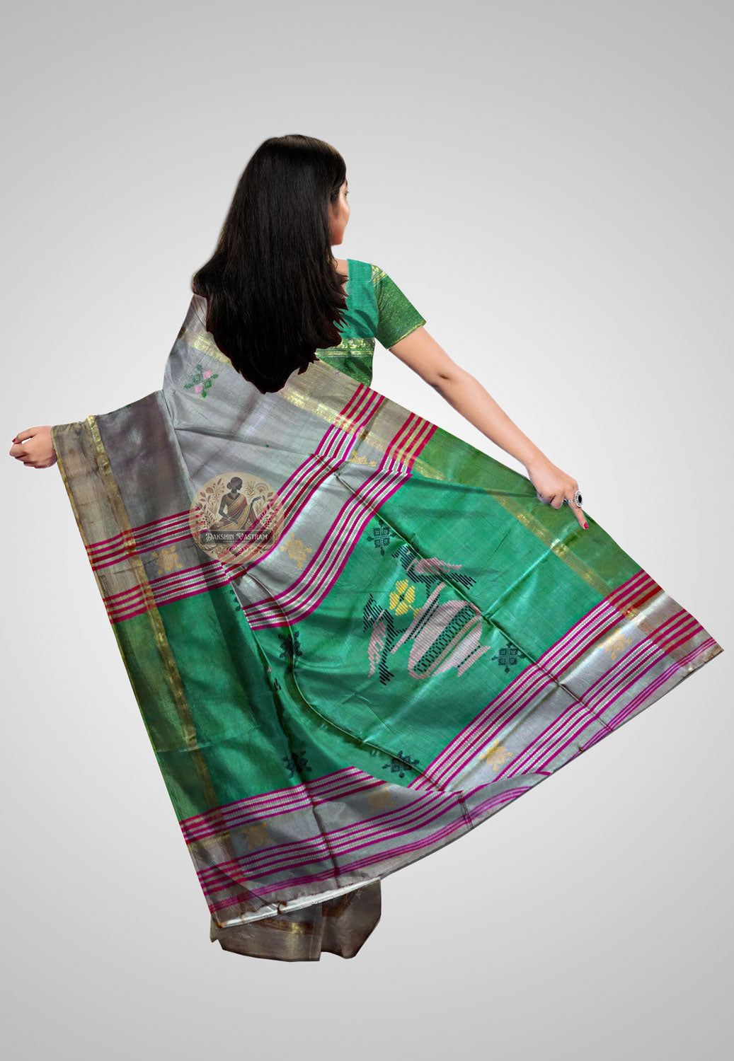 Shop Traditional Silk Saree – Rear display of pallu design and finish