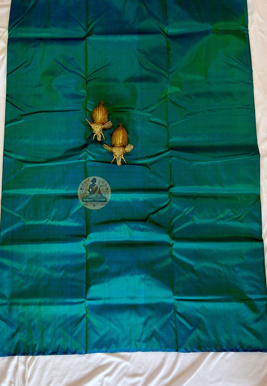 Exceptional selvedge and border detail of Bishnupur Collector's Silk Than – consistent weave density by senior Bengal artisan