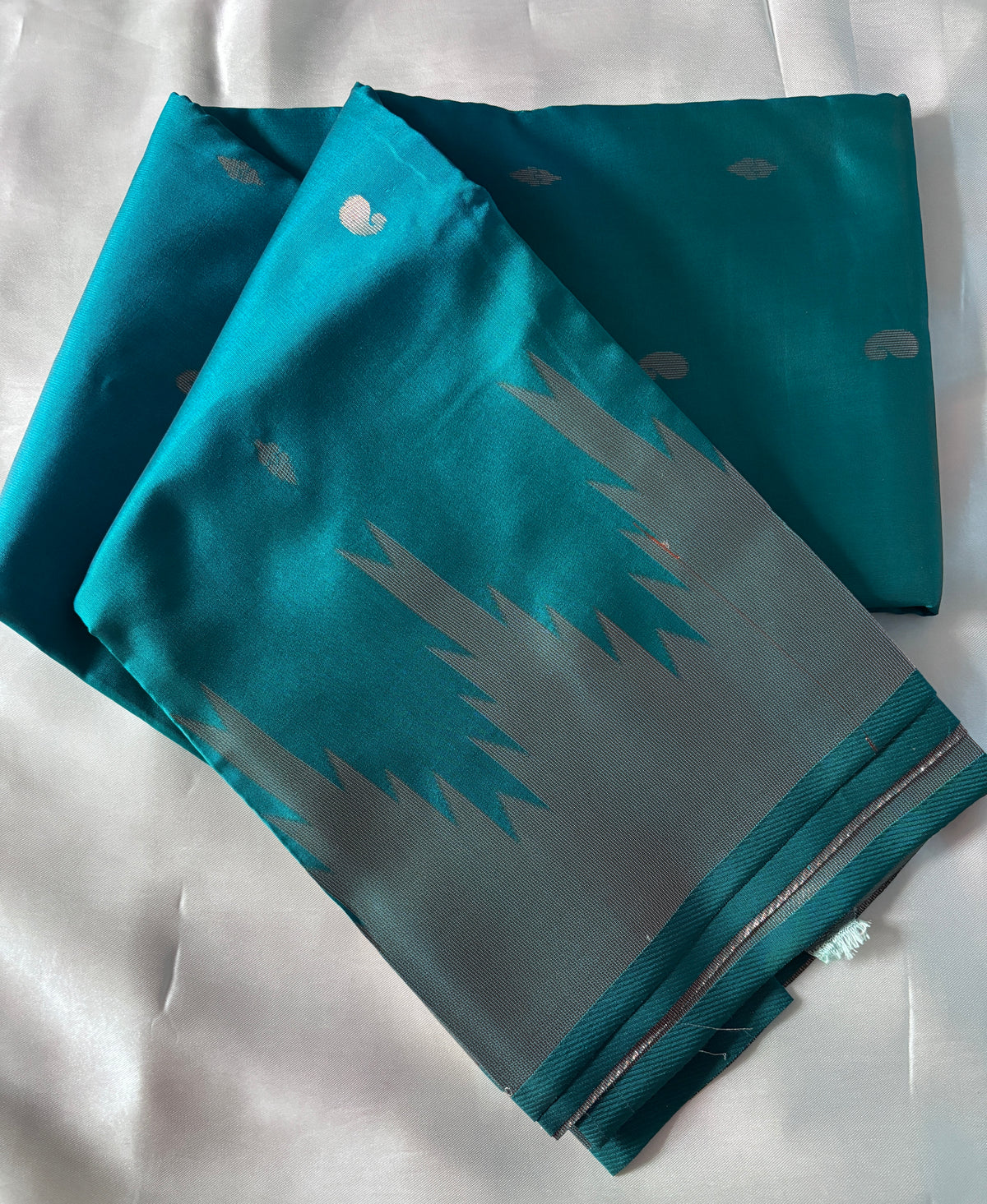 Shop Handwoven Kanchi Silk Saree – Side view of traditional drape
