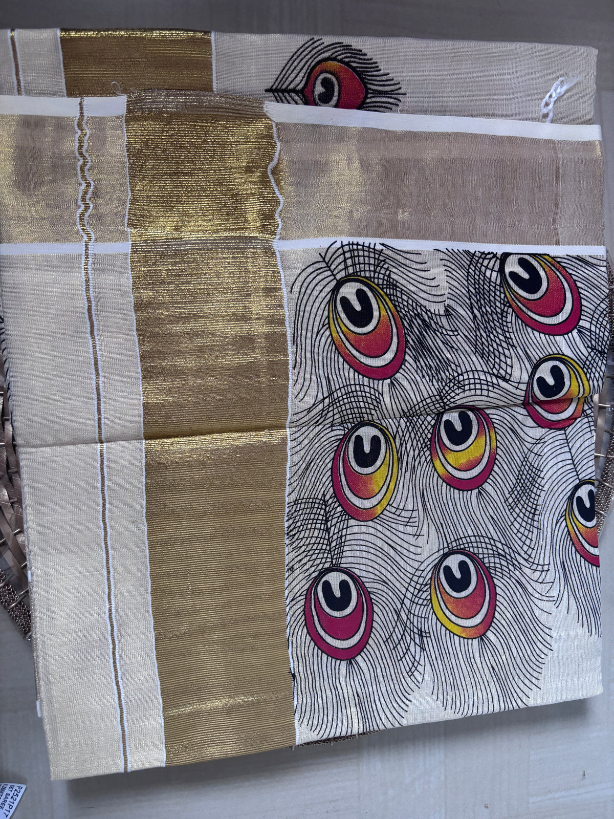 Buy Kerala Kasavu Saree online – Kasavu Saree rear view
