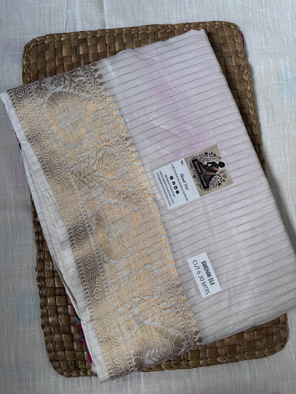 Buy Dola Silk Saree online – Elegant handloom front view