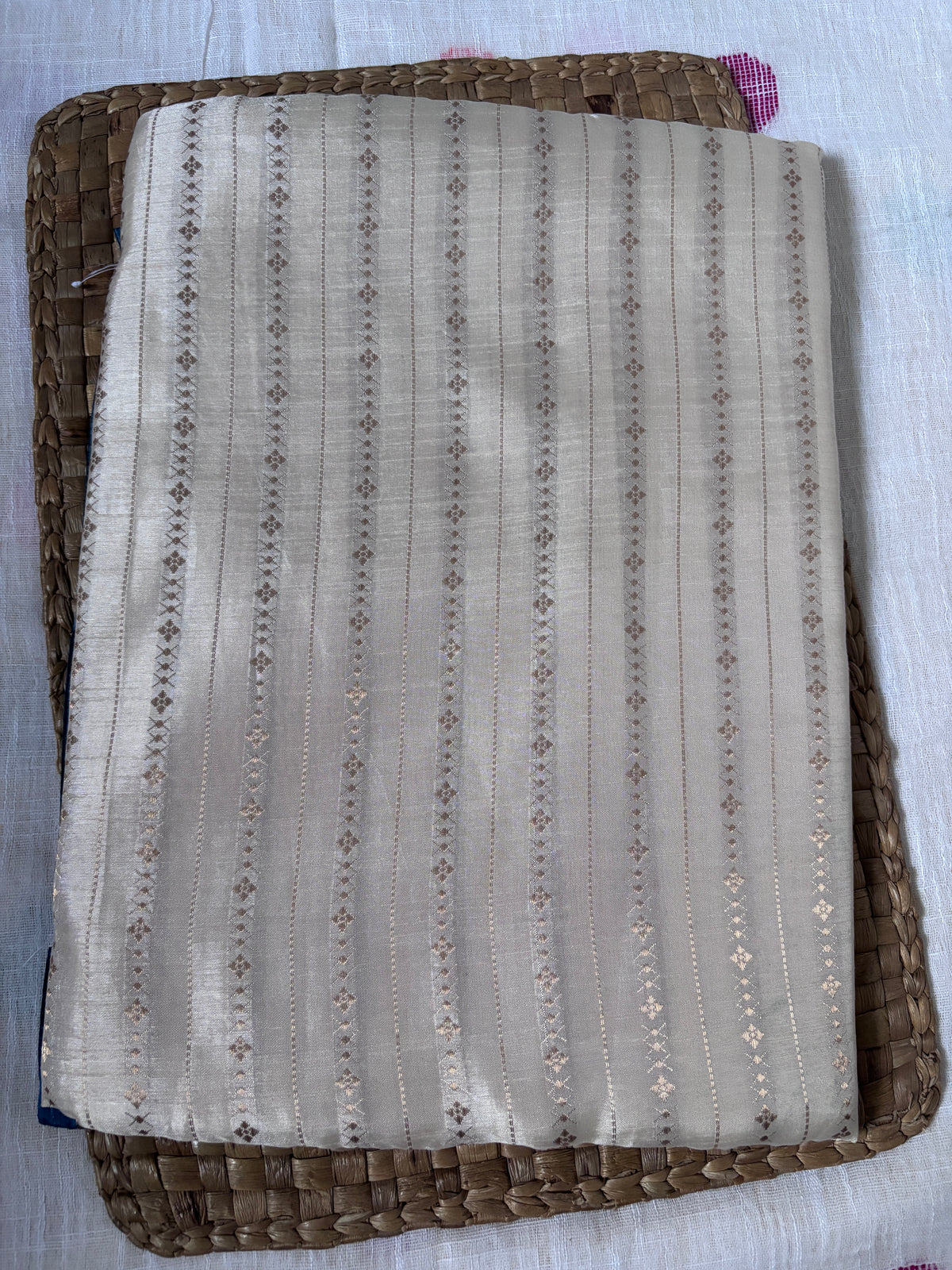 Buy Elegant Dola Saree online – Side view showing rich weave