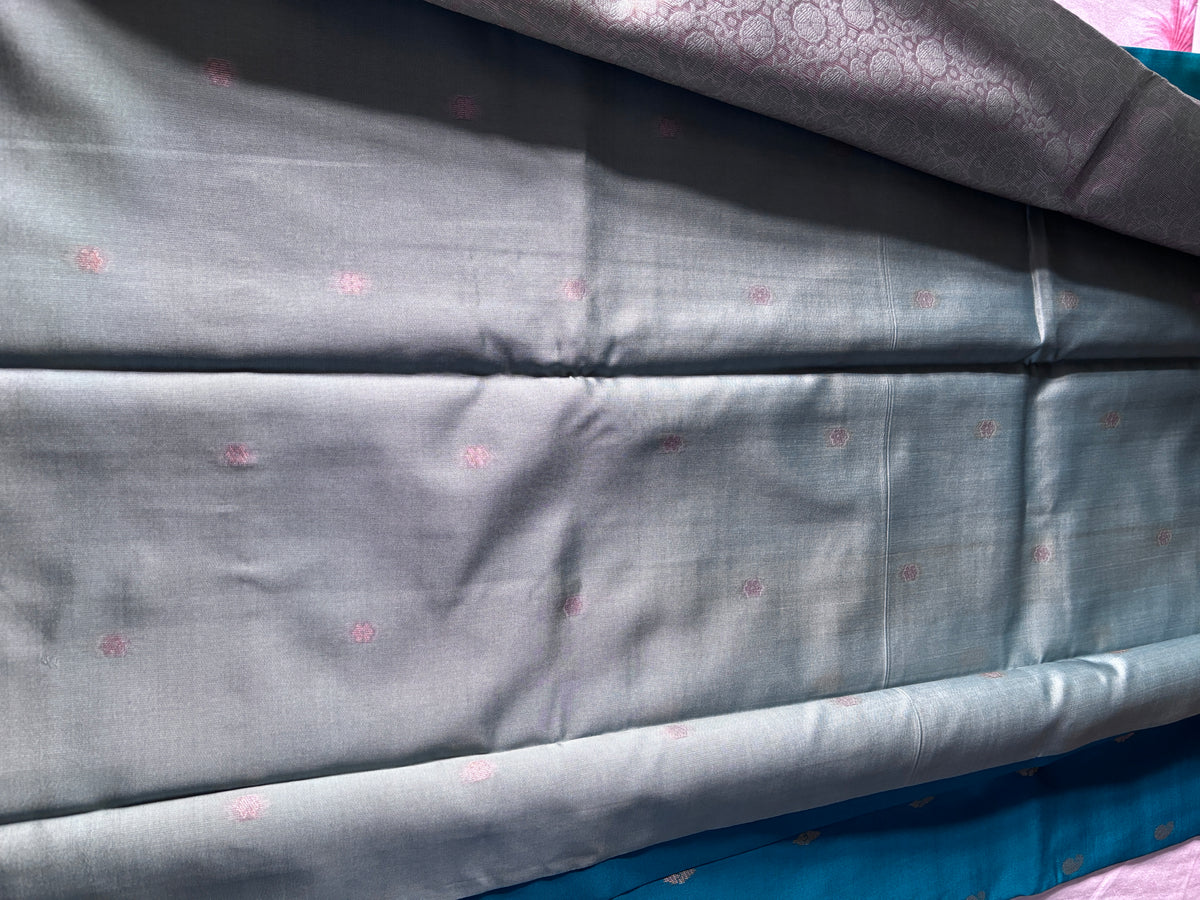 Shop Kanchipuram Saree with blouse – Matching blouse and weave detail