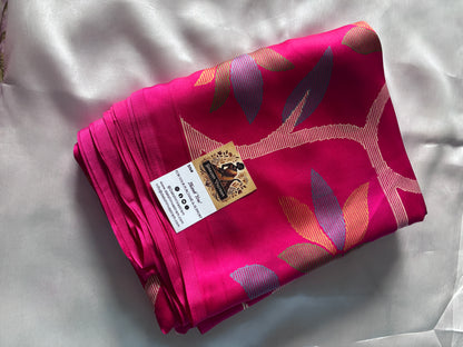Shop Semi Silk Saree with blouse – Coordinated blouse and border view