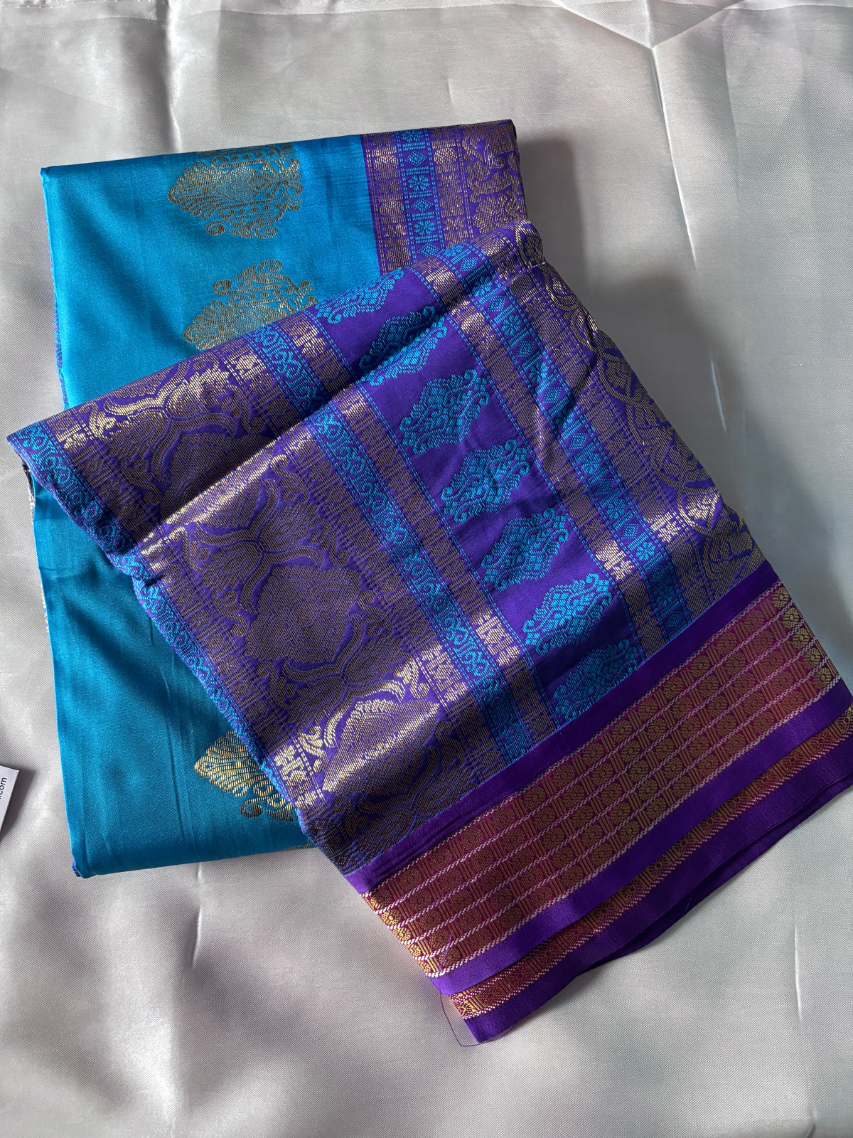 Buy Semi Silk Saree online – Zoomed view of semi silk weave texture