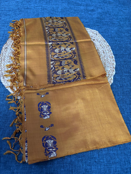 Shop Silk Stole online – close-up of mulberry silk texture
