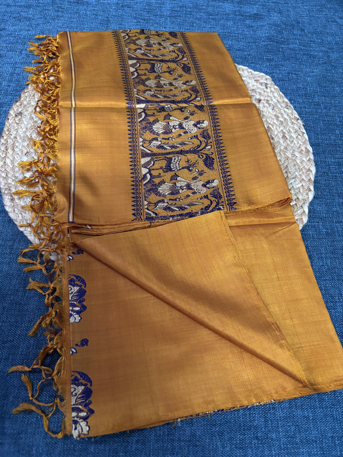 Buy Mulberry Silk Scarf online – full silk scarf display view