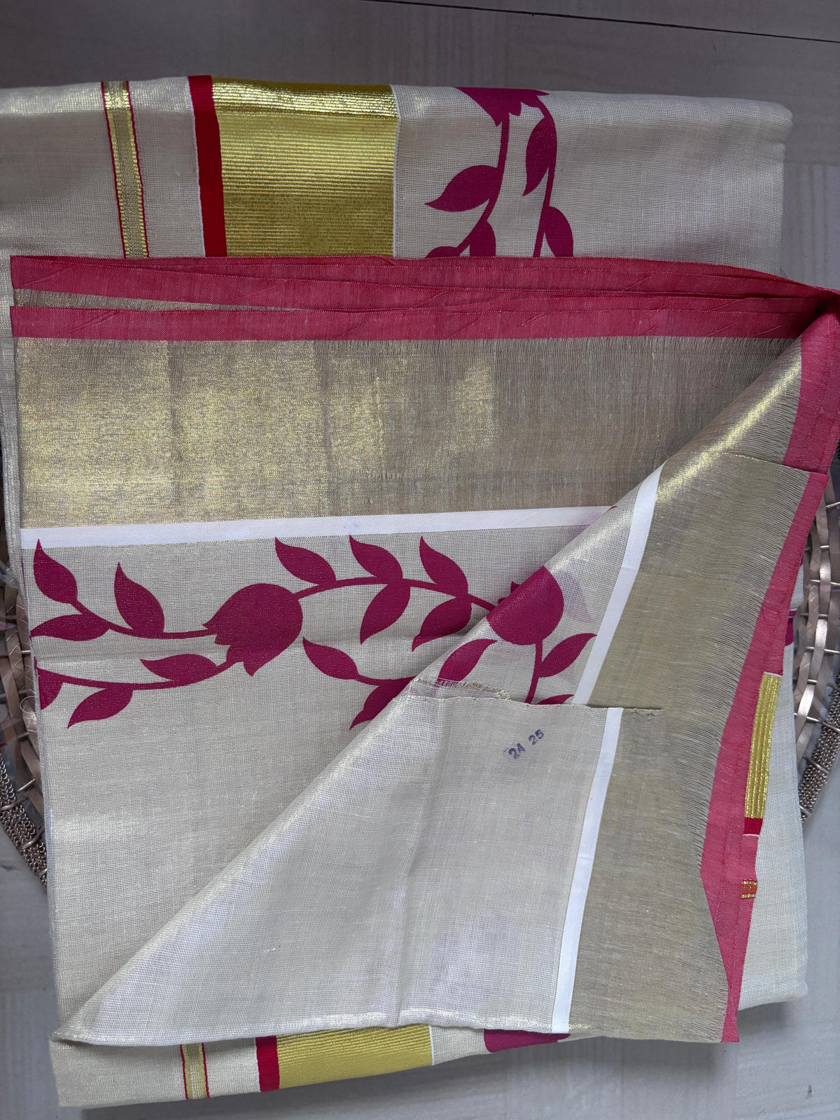 Buy Kasavu Saree online – Kerala Cotton Saree front view