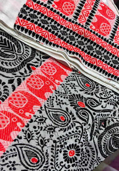 Kerala Kasavu Saree – Traditional South Indian Handloom