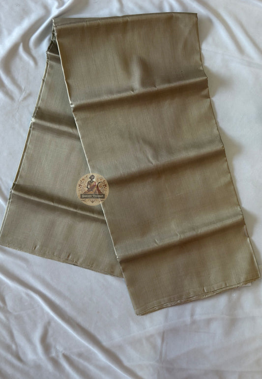 Close-up of Bishnupur silk than fabric – pure mulberry silk handwoven on pit loom with zero industrial machinery