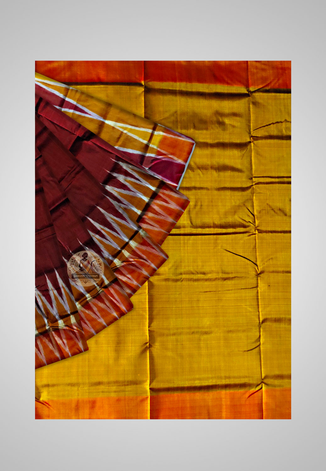 Pure Indian Handloom Saree – Zoomed view of weaving details