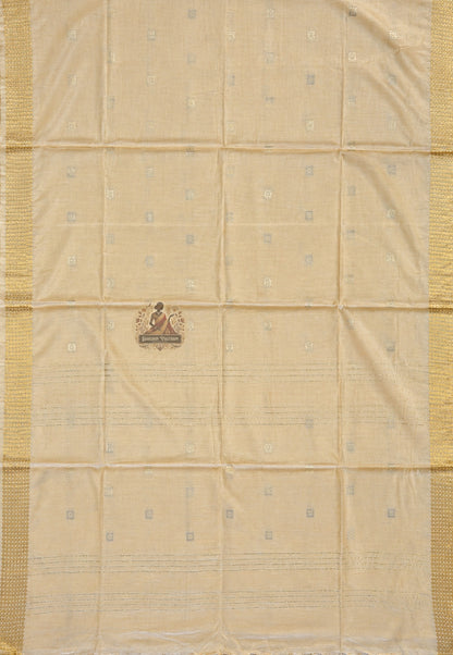Border and edge detail of pure cotton saree sold without blouse piece, ideal for pairing with a contrasting silk or cotton blouse