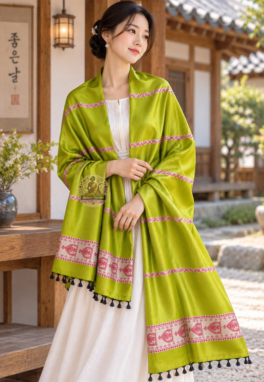Front view of Bishnupur Baluchari pure silk stole with mythological narrative motifs, handwoven gift piece by artisan weavers in West Bengal