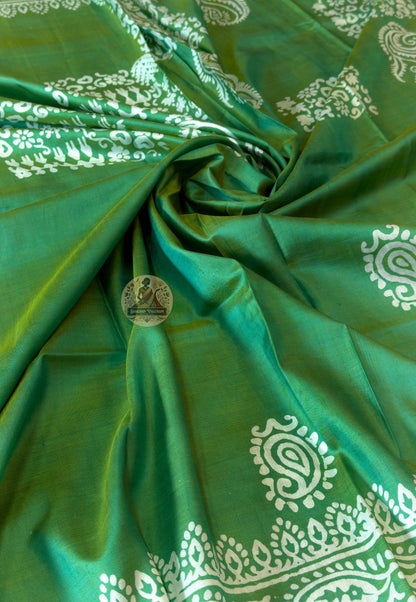 Close-up of Bishnupur Pure Katan Silk Saree – multiple twisted threads creating extraordinary density and natural lustre, woven by three-generation craftsmen in Bishnupur, West Bengal