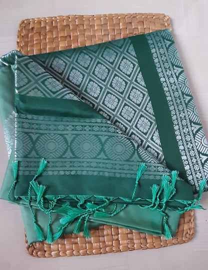 Buy South Indian Saree online – Soft Semi Silk Saree back view